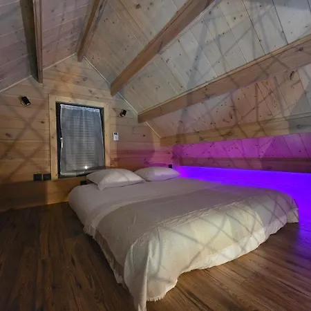 Le Chalet Du Grand Jardin Vitrac (Puy-de-Dome)
